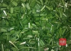 韭菜鸡蛋烧豆腐的做法图解1