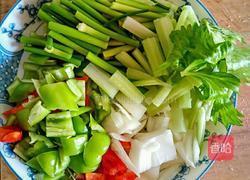 双椒炒鸡胗的做法图解4