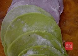 彩色蔬菜梅花饺的做法图解4