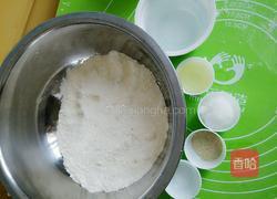 批萨饼皮的制作的做法图解1