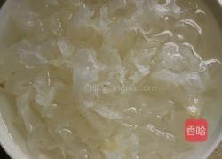 银耳红枣羹的做法图解2