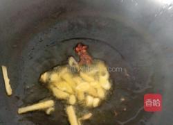 辣酱鳕鱼炖豆腐的做法图解2