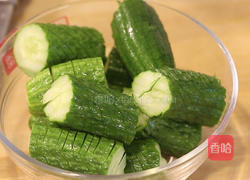 蓑衣黄瓜的做法图解1