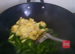 辣椒炒鸡蛋的做法图解2