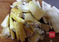 竹笋霉干菜炒香菇的做法图解2