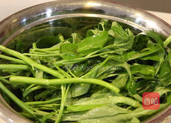 椒丝腐乳空心菜的做法图解1