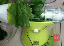 Illustration of how to make rose bread 1