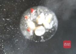 芹菜炒乌贼鱼的做法图解4