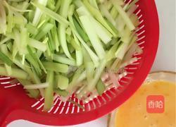 韭黄炒鸭蛋的做法图解2
