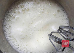 戚风蛋糕卷的做法图解3