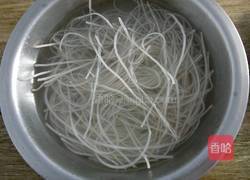 猪肉炖粉条的做法图解2