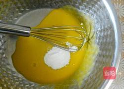 奶油黄桃蛋糕卷的做法图解3