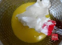 奶油黄桃蛋糕卷的做法图解10