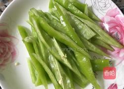 尖椒炒鱿鱼的做法图解1