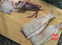 尖椒炒鱿鱼的做法图解2