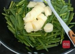 日式豆腐炒韭菜的做法图解4