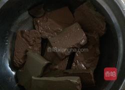 韭菜烩鸭血的做法图解1