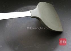 香椿鸡蛋饼的做法图解3