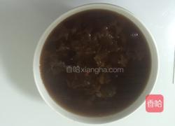 红枣薏米银耳汤的做法图解3