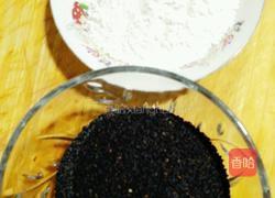 自制黑芝麻糊粉的做法图解1