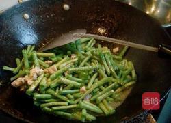 1最简单基础的四季豆炒肉的做法图解4