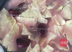 三鲜红菇腐竹汤的做法图解2