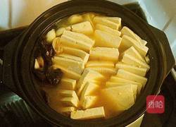 野蘑菇鲫鱼豆腐汤的做法图解8