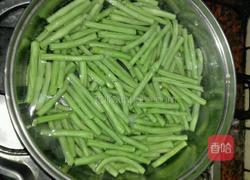 长豆炒肉片的做法图解2