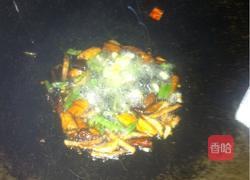 包菜炒花生的做法图解2