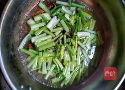 凉拌芹菜花生米的做法图解2