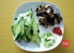 香菇瓜片滑蛋的做法图解1