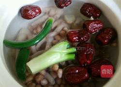 鸡爪花生红枣汤的做法图解9
