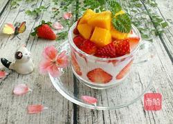 芒果草莓酸奶杯的做法图解5