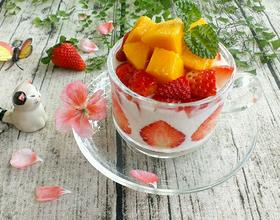 芒果草莓酸奶杯[图]