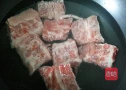 脊骨炖酸菜的做法图解1