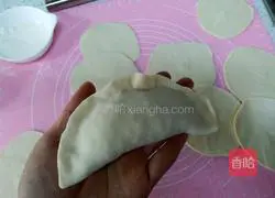 Illustration of how to make a leek box 15