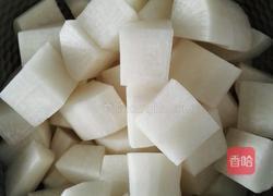 萝卜脊骨汤的做法图解1