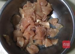 电饼铛烤鸡肉串的做法图解1