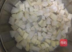 西红柿土豆咸笋汤的做法图解3