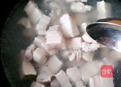 红烧肉烧苹果的做法图解2