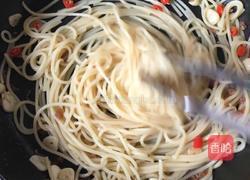 凤尾鱼意大利面的做法图解10