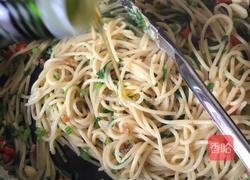 凤尾鱼意大利面的做法图解13