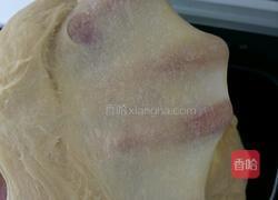 花朵豆沙面包的做法图解2