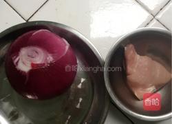 洋葱炒瘦肉的做法图解1