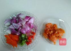 洋葱炒里脊肉的做法图解2