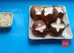 耗油蒜泥香菇灼生菜的做法图解2