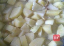 土豆烧酸菜的做法图解3
