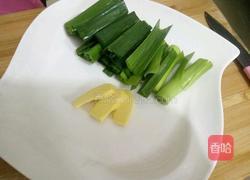 蒜苗炒牛肉的做法图解2