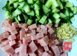 火腿肠炒青瓜的做法图解1