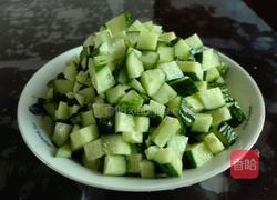 酸脆黄瓜丁的做法图解2